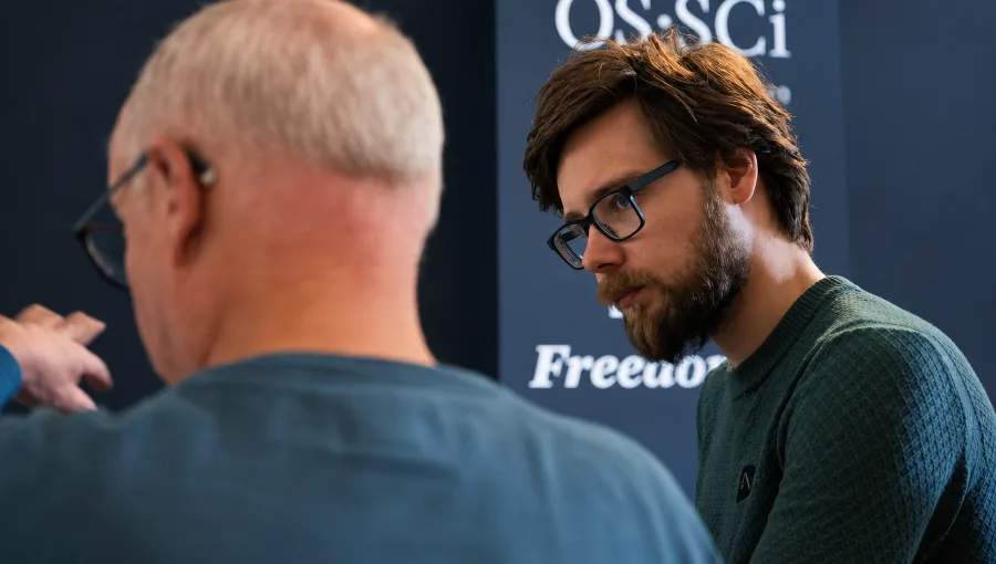 Persoonlijk gesprek tijdens een OS-SCi-bijeenkomst